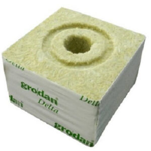 Mineral wool cube 10x10x6.5 cm Grodan with hole 27mm