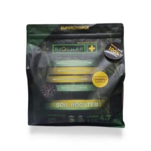 Superfood-Pulver in schwarzer und grüner wiederverschließbarer Verpackung EliteGrower